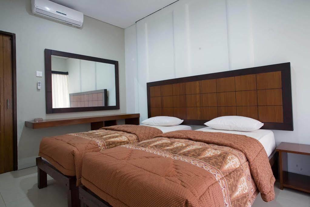 The Kubu Hotel Kuta  Exterior photo
