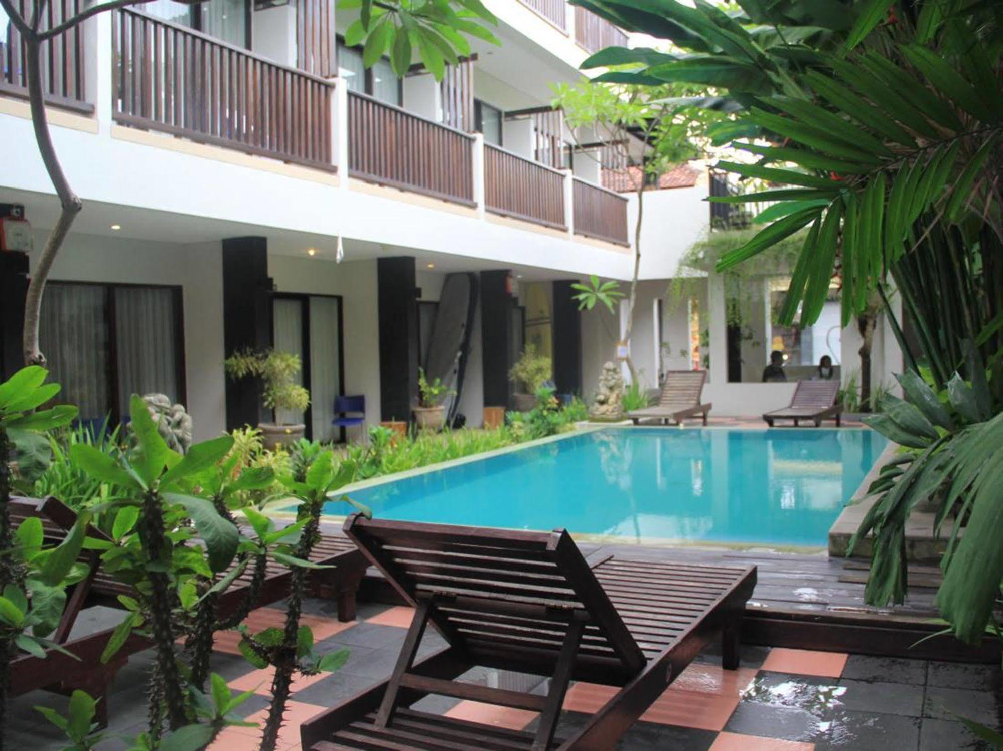 The Kubu Hotel Kuta  Exterior photo
